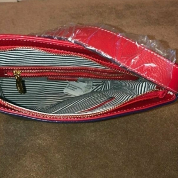 NWOT Desa Business Hobo In Small Grain Calfskin- Bag - Picture 3 of 4